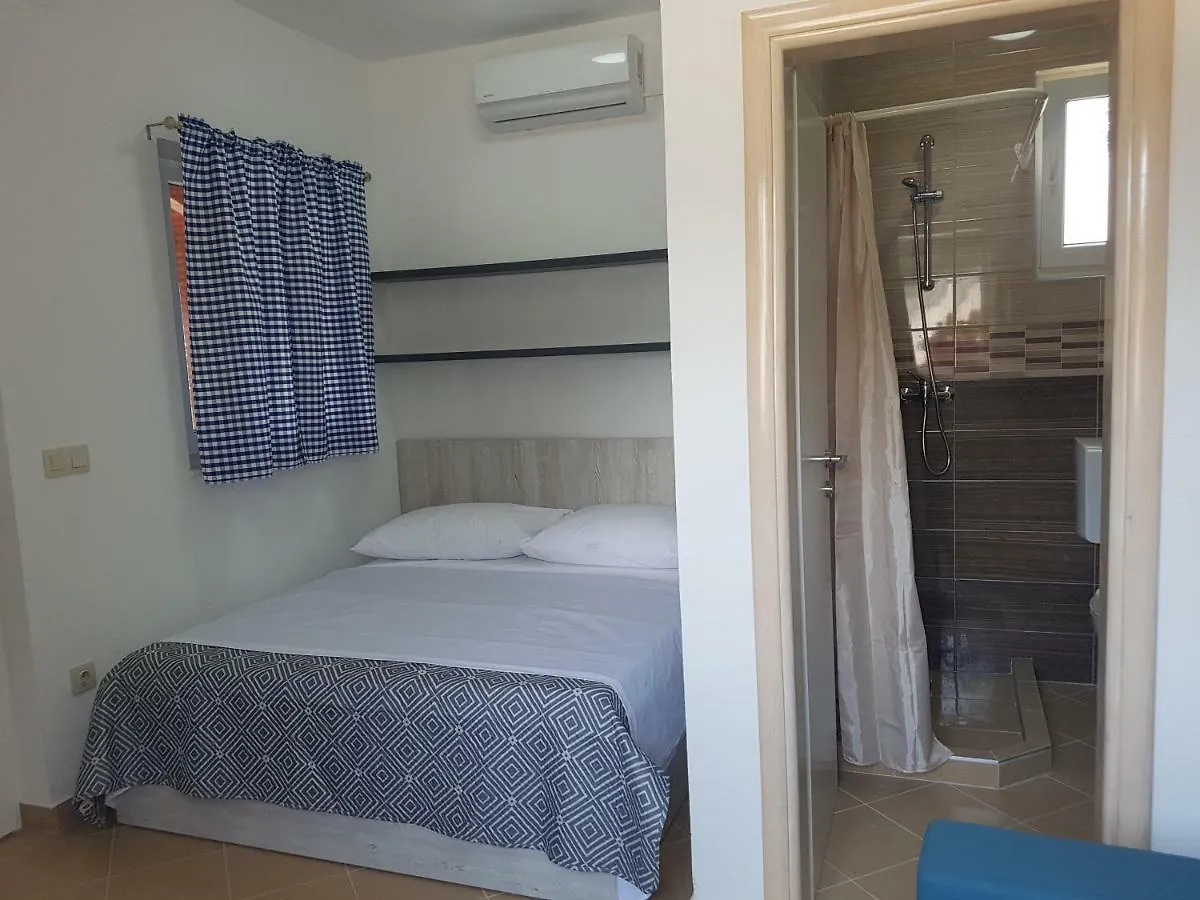 Toni Hotel Pakostane